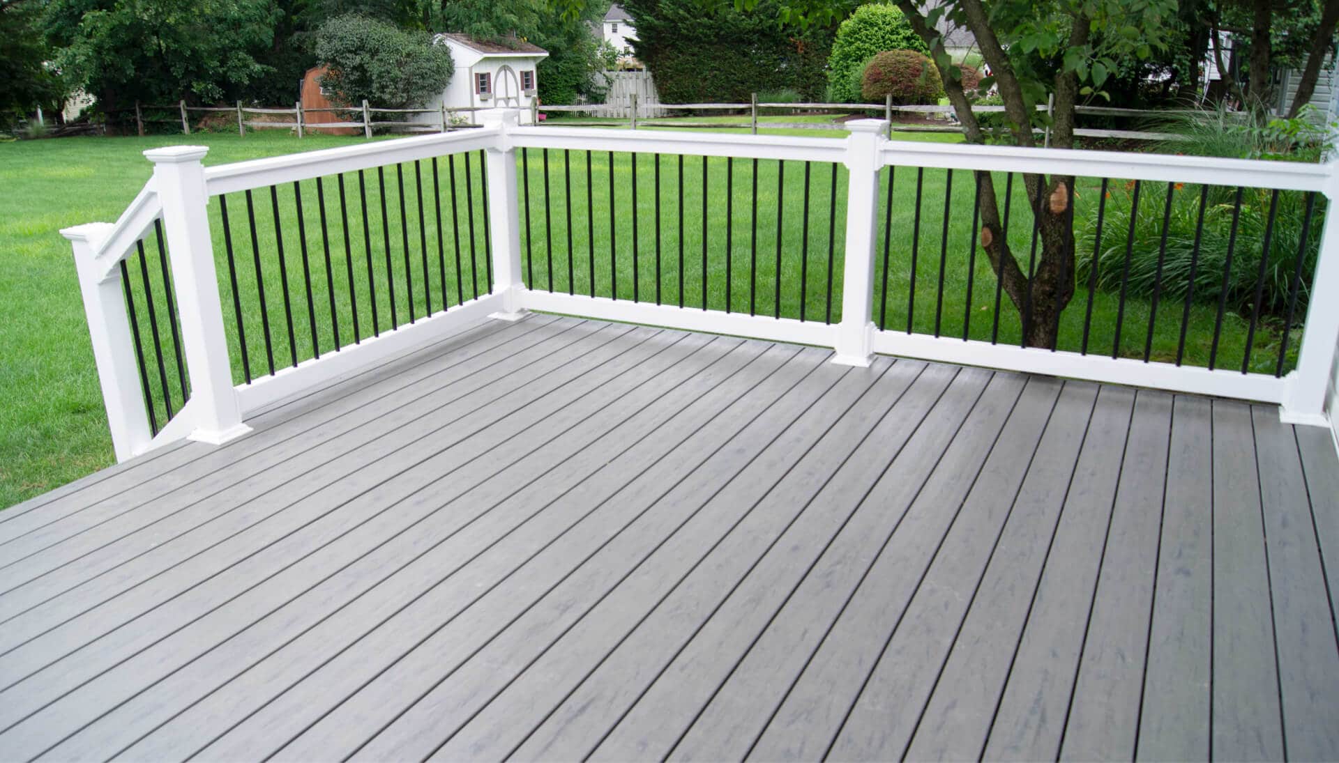 Specialists in deck railing and covers Davenport, Iowa
